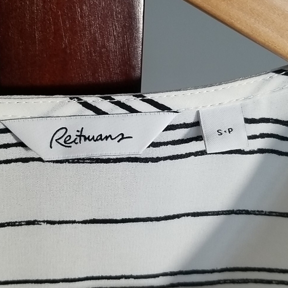 Striped sleeveless top - Picture 2 of 6